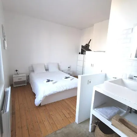 Habitación en casa particular Maison Contemporaine 4 Chambres - Proche 24H Du Mans *