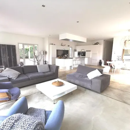 Habitación en casa particular Maison Contemporaine 4 Chambres - Proche 24H Du Mans Le Mans
